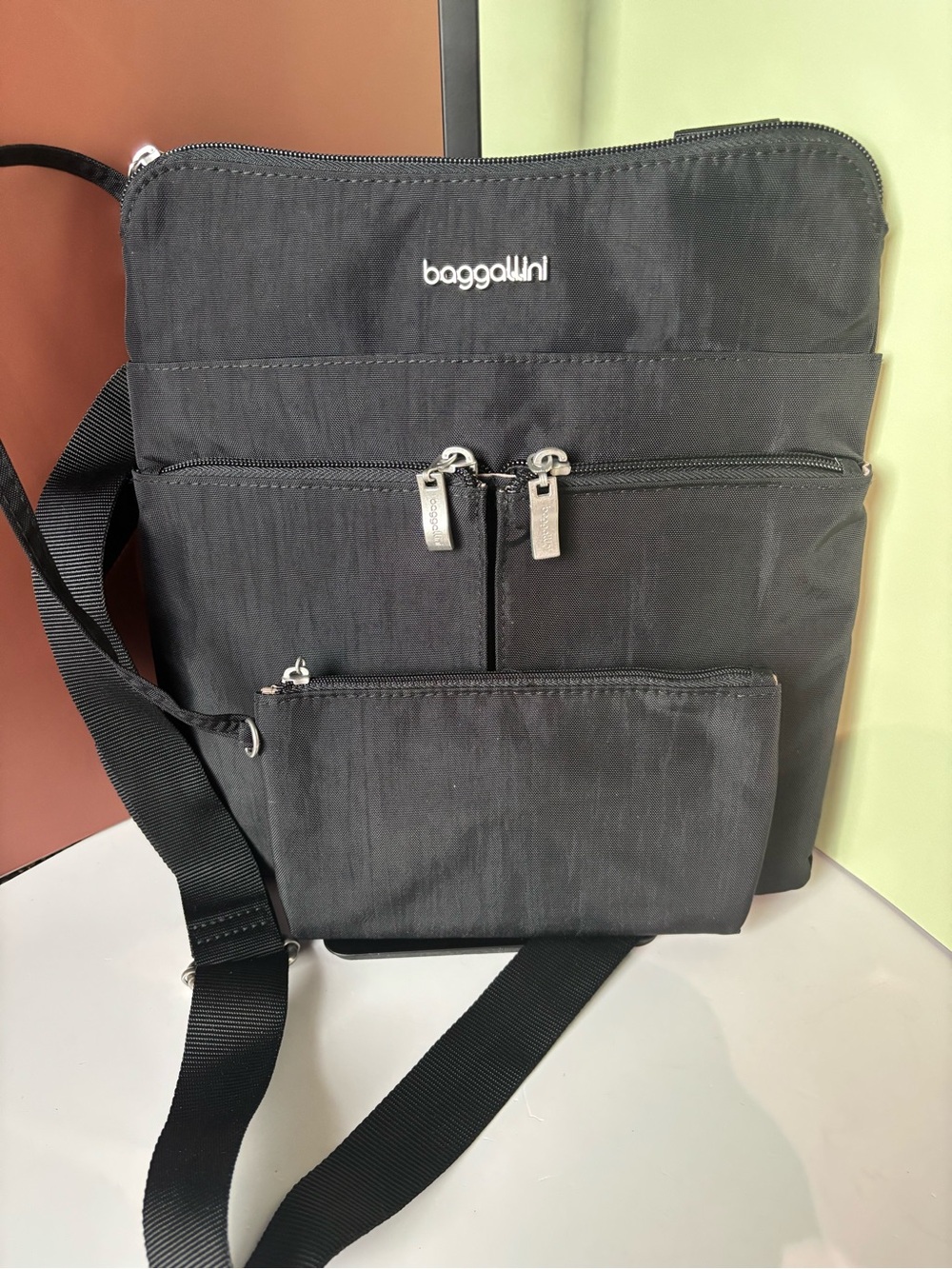 BAGGALLINI Legacy Horizon Black Crossbody Messenger Bag and Wristlet